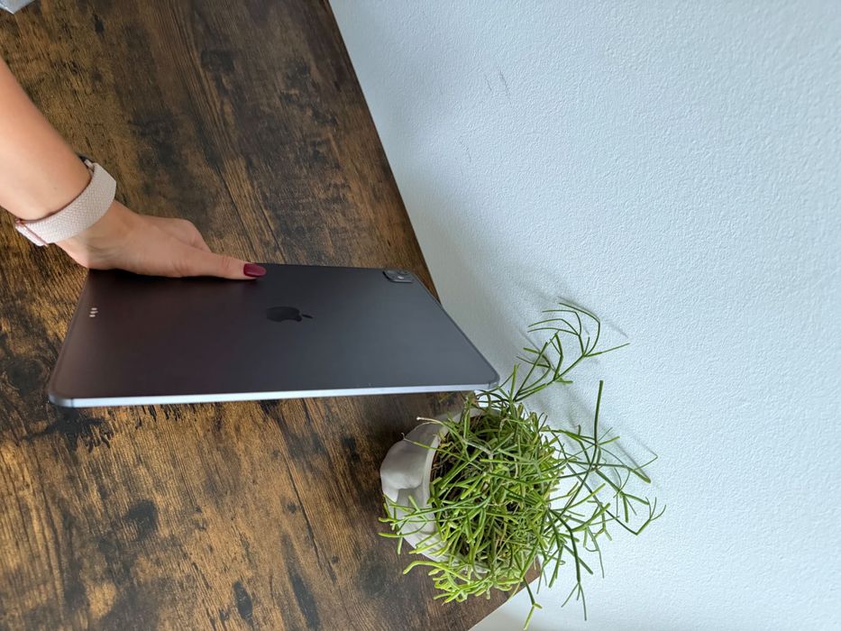 iPad Pro 13” M4 256 GB WiFi + Cellular 5G | 100% baterii