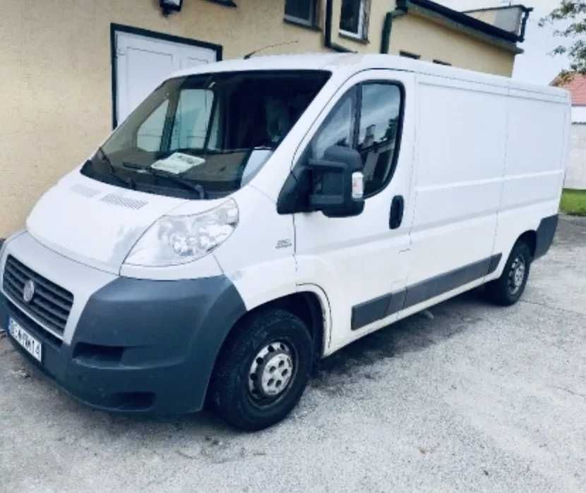 Wynajem busów 9 osobowych dostawczych oraz przyczepek