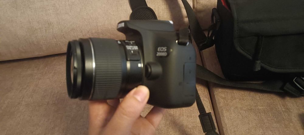 Canon Eos2000D + Bateria extra