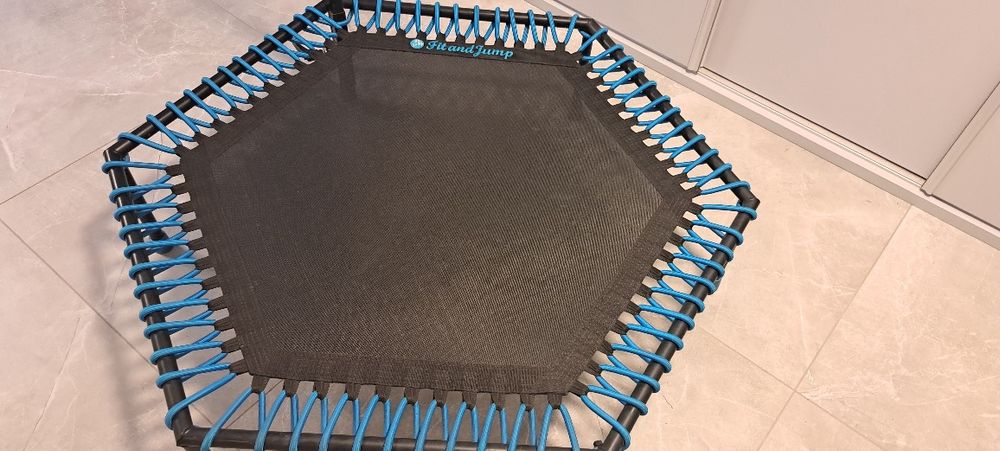 Trampolina fit and jump