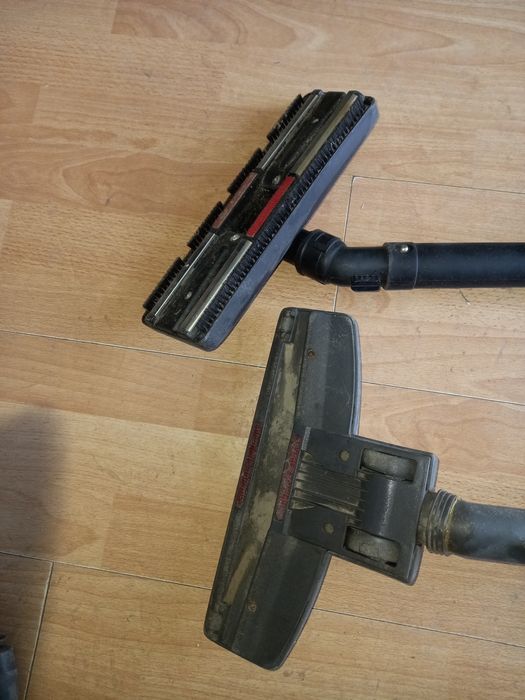 Шланг до пилососа і щітка