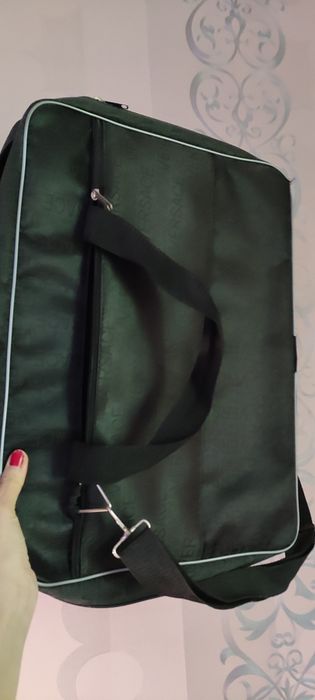 Продам сумку размером 47,×33 см для док-тов, ноута и пр. Не пересылаю!