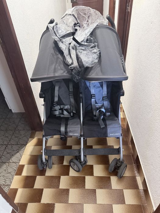 Carrinho de gêmeos como novo