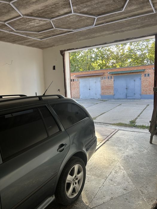 Приміщення під СТО, шиномонтаж,гараж
