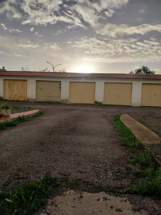 Garagem coberta privada