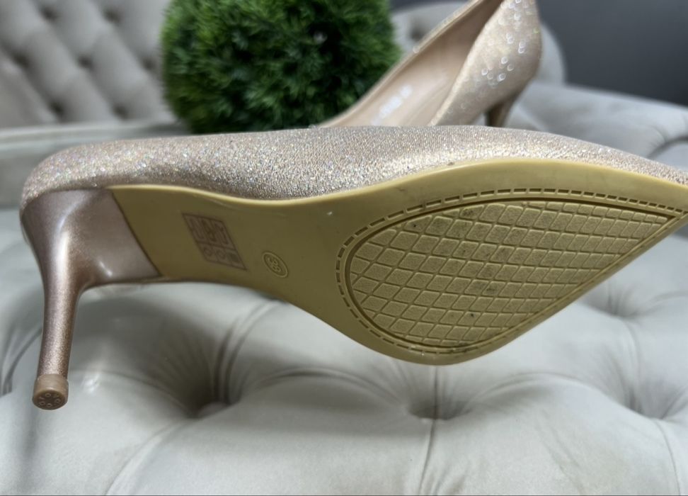 Zlote szpilki 38 nowe