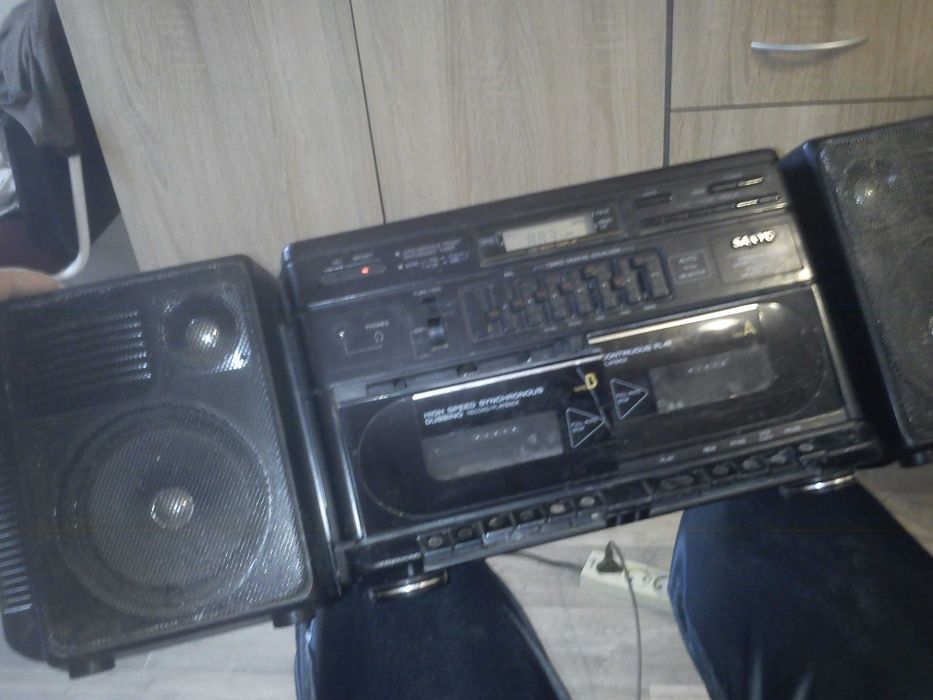 radiomagnetofon Sanyo duzy stan dobry OKAZJA kolumny odpinane