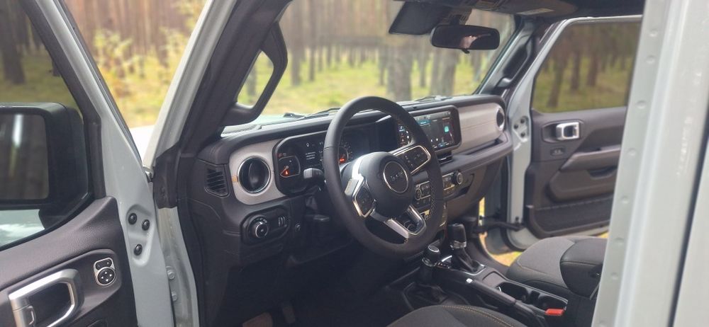 Jeep Wrangler JL 2024