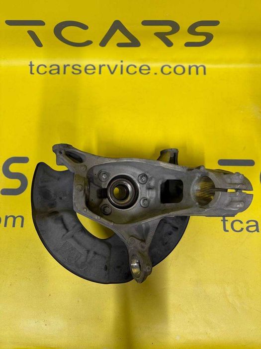 Запчастини на Mercedes Benz 2022 GLA 35 AMG Кулак поворотний передній