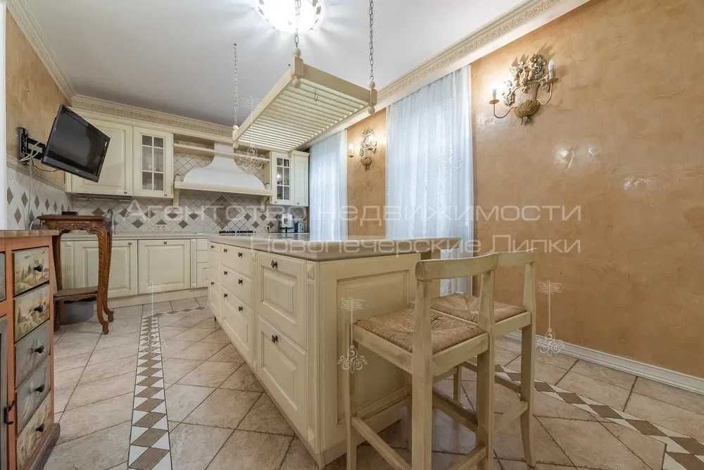 Розкішний будинок з ремонтом + бассейн Мічуріна Печерськ, Звіринецькая