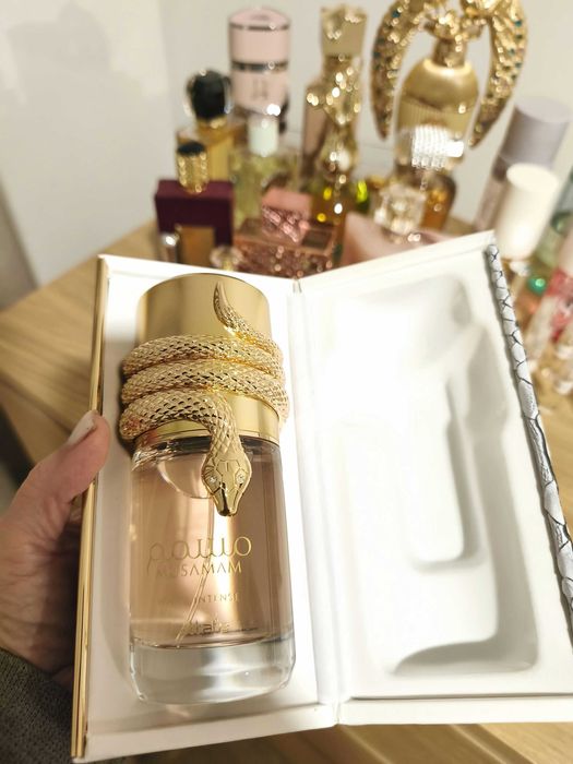 Lattafa Musamam White Intense EDP 100ml | Sândalo e Coco | Estojo Cobra