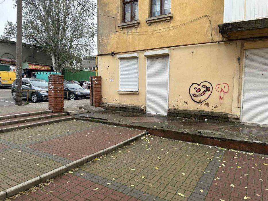 Торгова точка в епіцентрі трафіку: 47 м² біля Анголенка