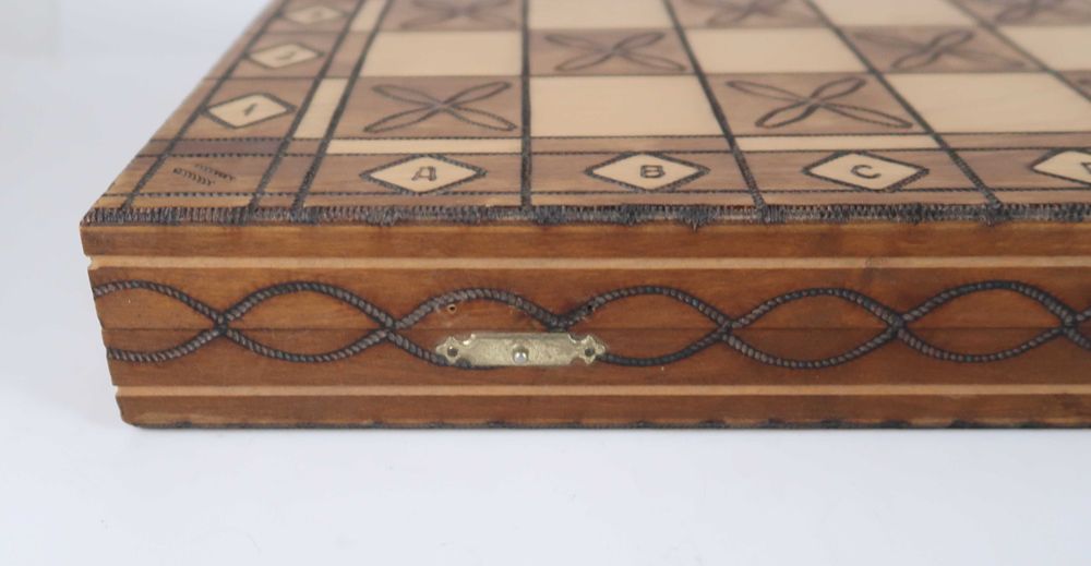Jogo de xadrez artesanal em madeira - 41 cm