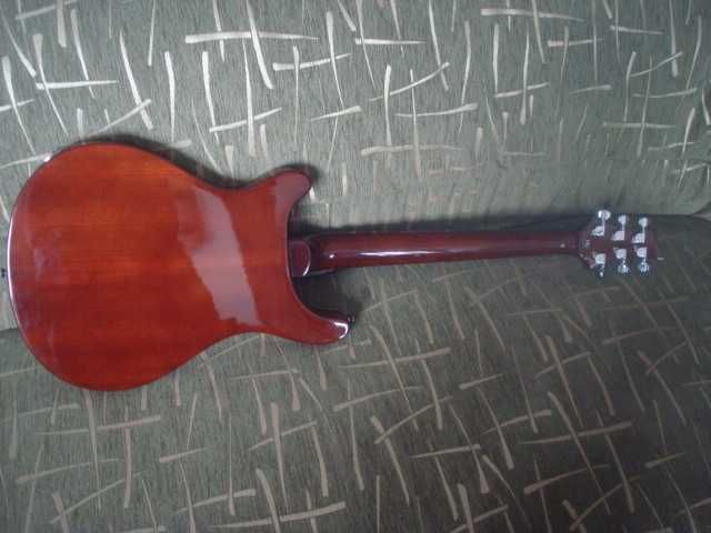 Продам электрогитару