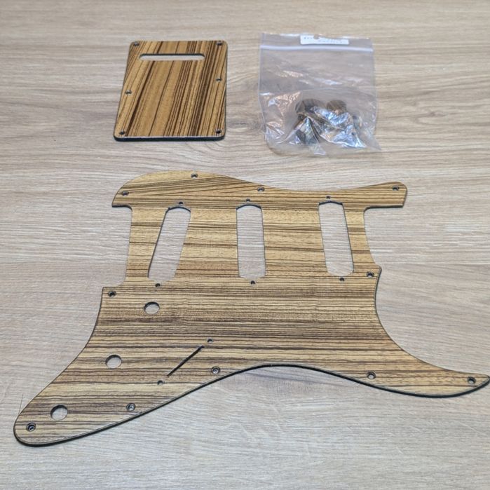 Pickguard e botões Stratocaster64584649083393121