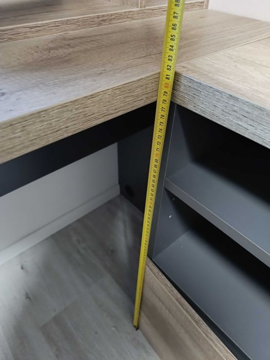 Zestaw mebli biurko regał dwie szafki