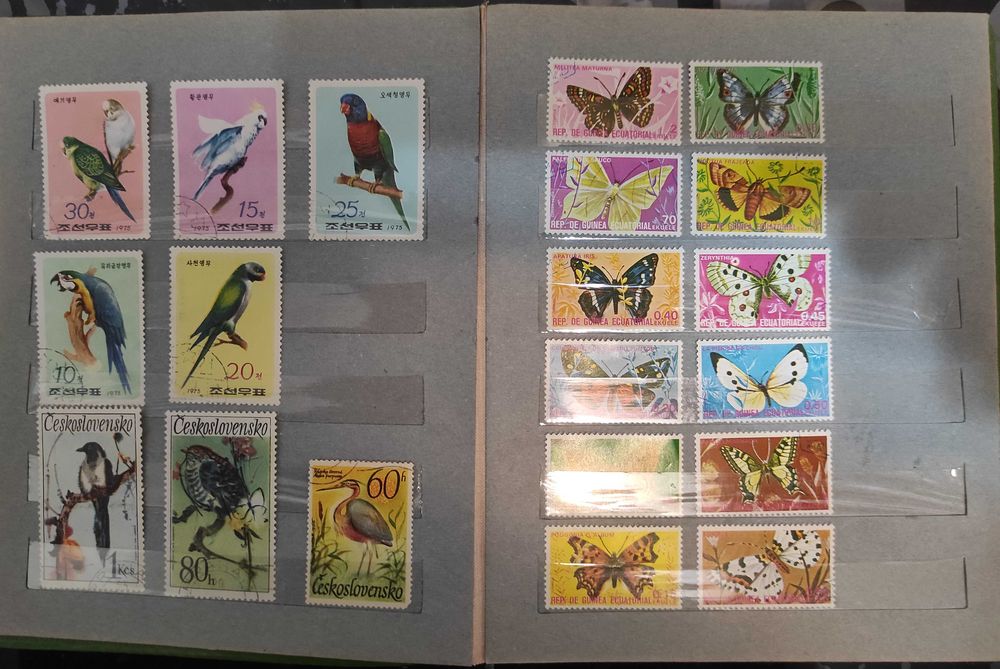 Марки іноземні, альбом зелений з марками 1960-1980 років