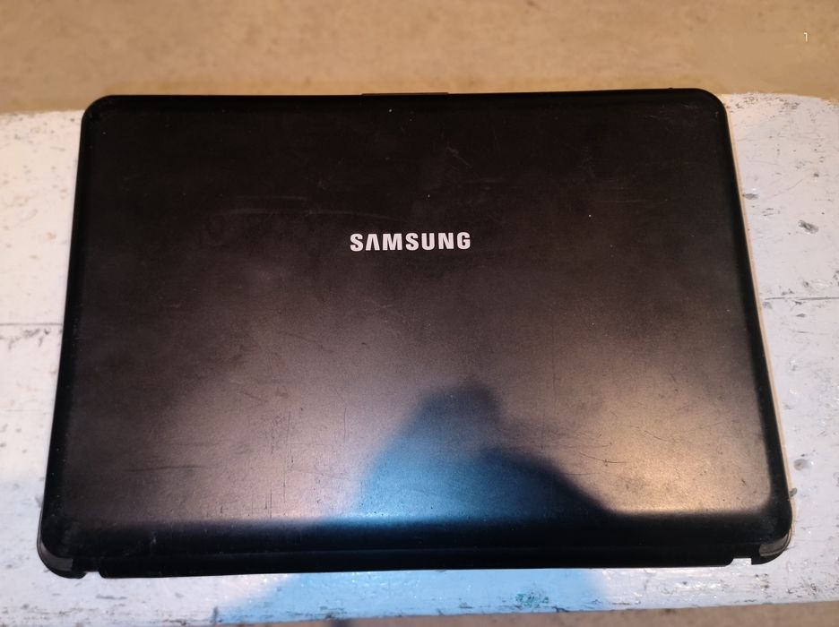 Zamienię kilka Laptopów do naprawy bądź ,na części ,pisać propozycje