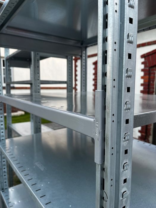 Regały magazynowe metalowe/ przemysłowe - solidne i profesjonalne