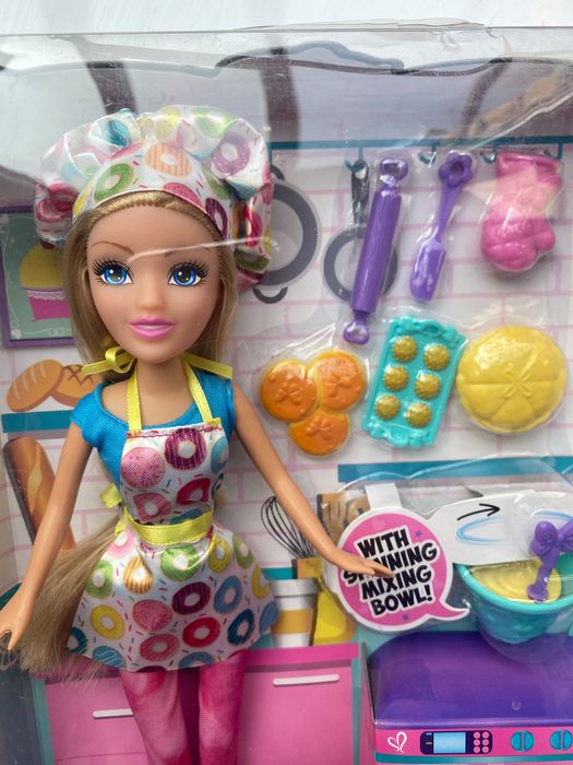 Glimma Girlz lalka kucharka NOWA w oryginalnym opakowaniu.