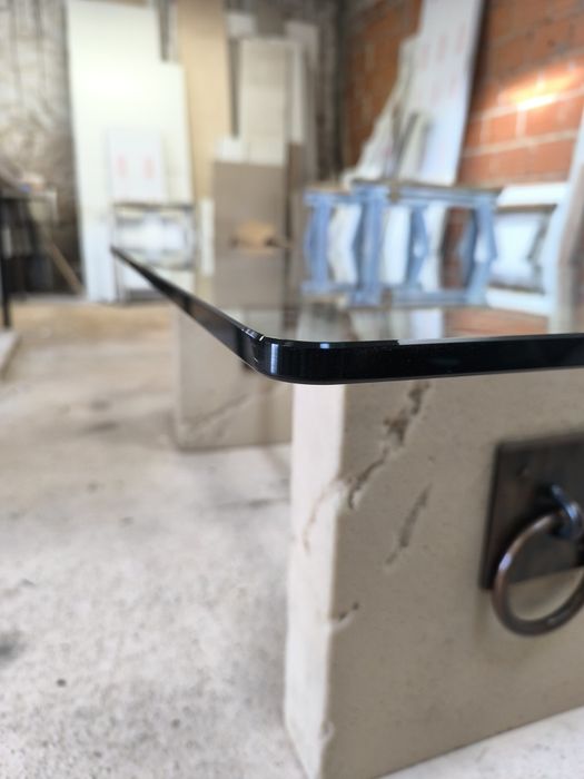 Mesa de centro em pedra