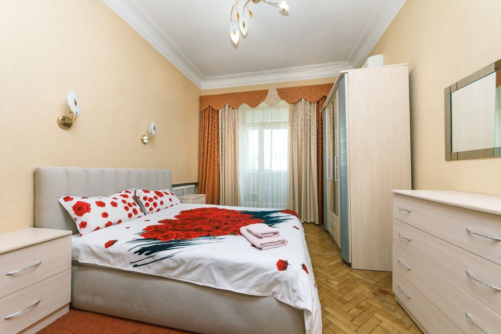 2 комнатная квартира в центе