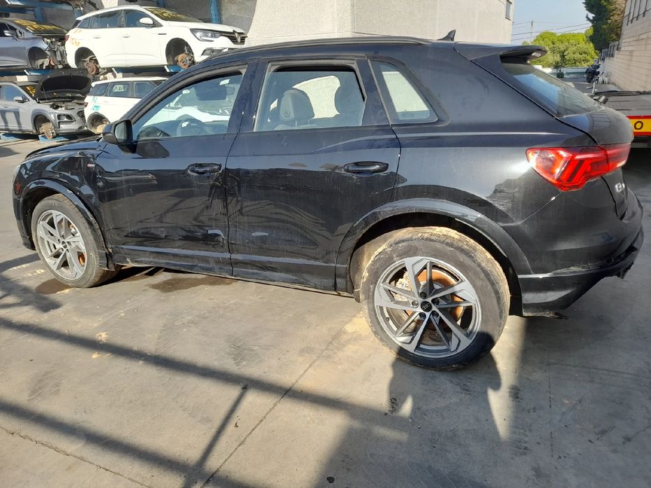 Para peças AUDI Q3 (F3B)