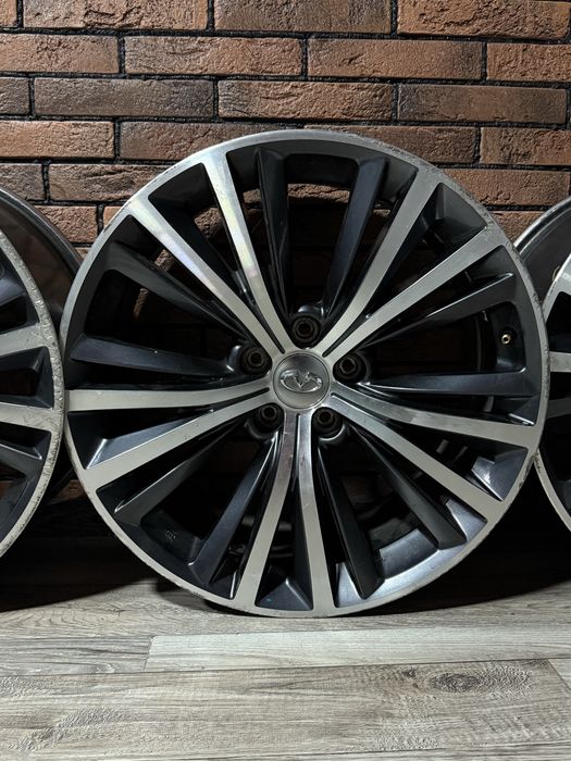 Диски R19 114.3x5 Infiniti Q60 , продаю комплектом