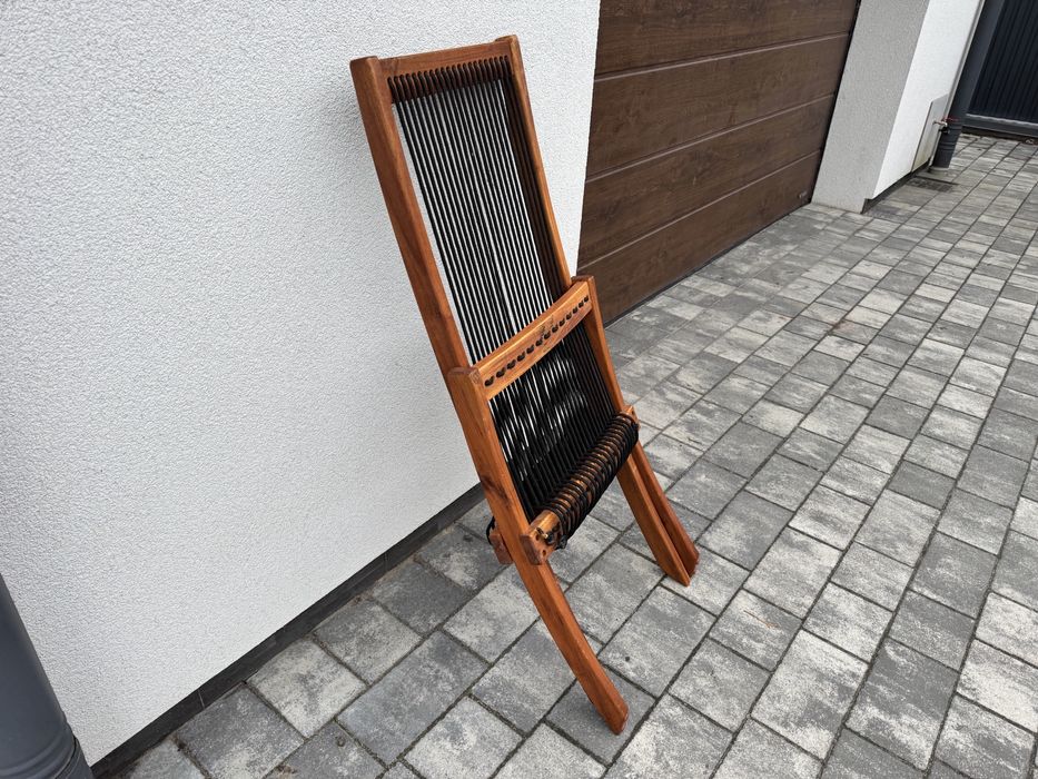 Деревʼяний Шезлонг привезений з Нідерландів.