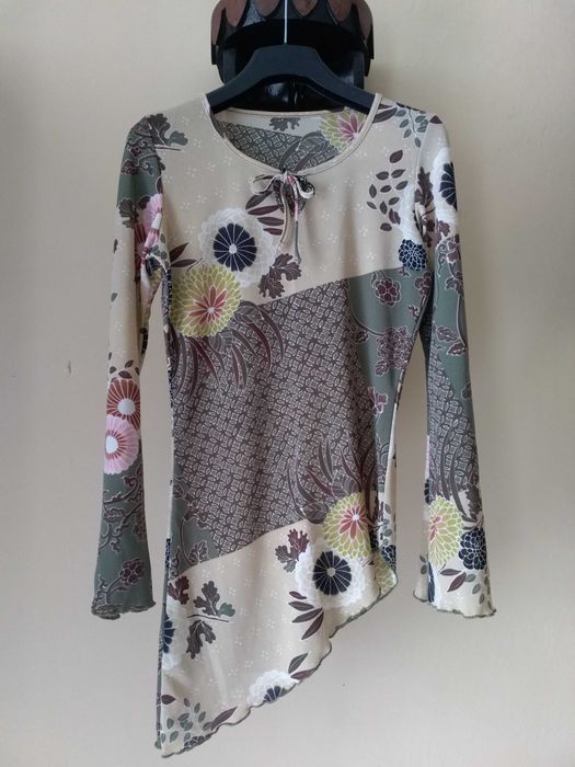 Piękna letnia tunika z długim rękawem asymetryczny dół