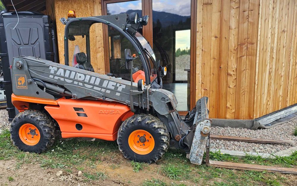 Ładowarka teleskopowa mini ausa t144 hx