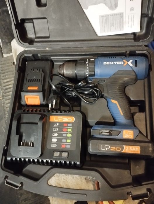 Aparafusadora de impacto dexter