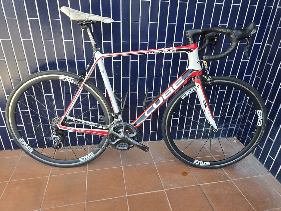 Bicicleta de carbono cube com ultegra L