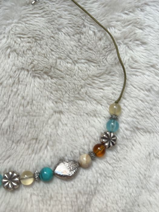 Piękny kolorowy naszyjnik i