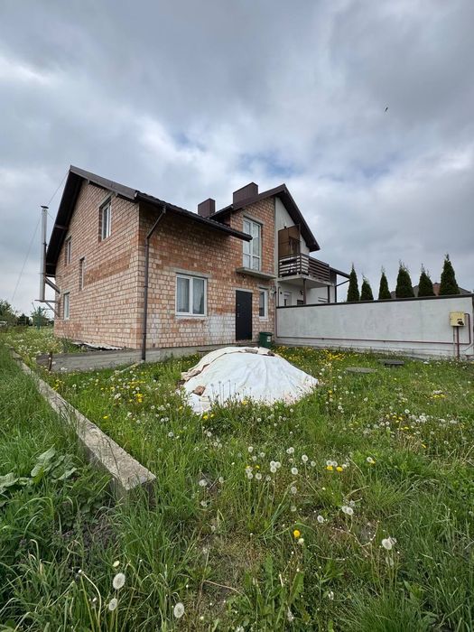 Продаж котеджу 140 м.кв. в Зубрі