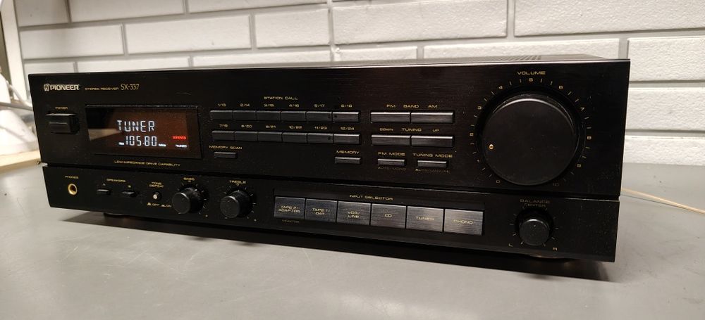 Amplituner PIONEER SX-337. Bardzo mocny.