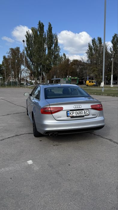 Продам ауди а4 2015