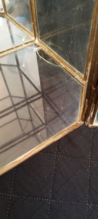 Vitrine em vidro e metal