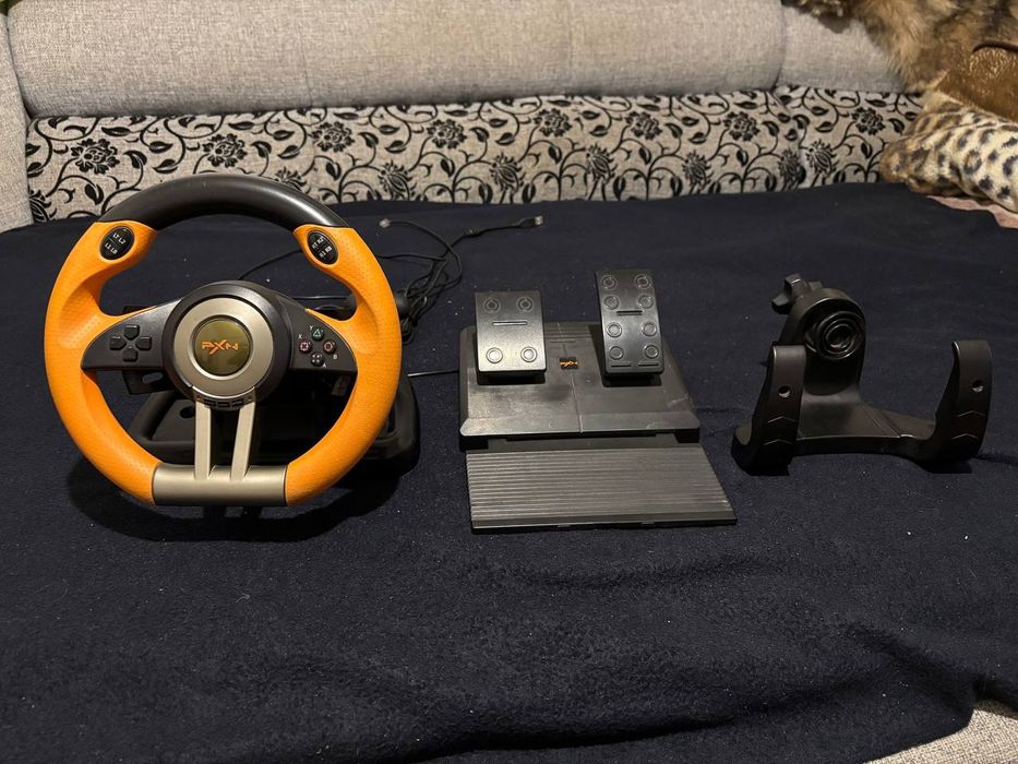 Продам  игровой руль с педалями PXN V3 Pro