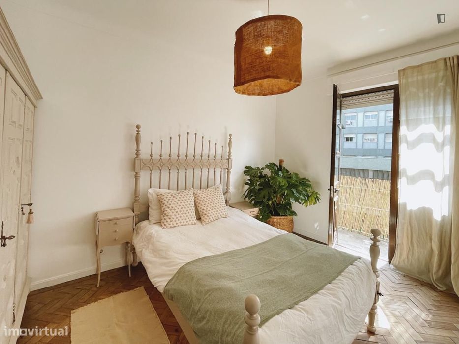 Quarto - localizado em Santo Ildefonso Porto