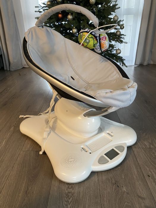 Заколисуючий центр 4 moms