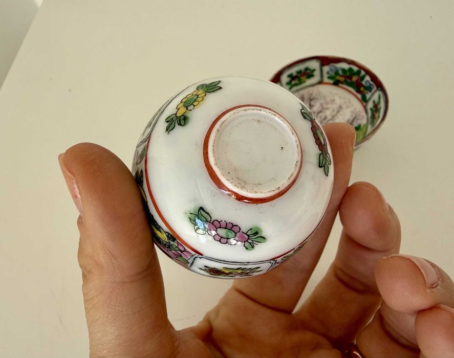 Par de taças chinesas em miniatura