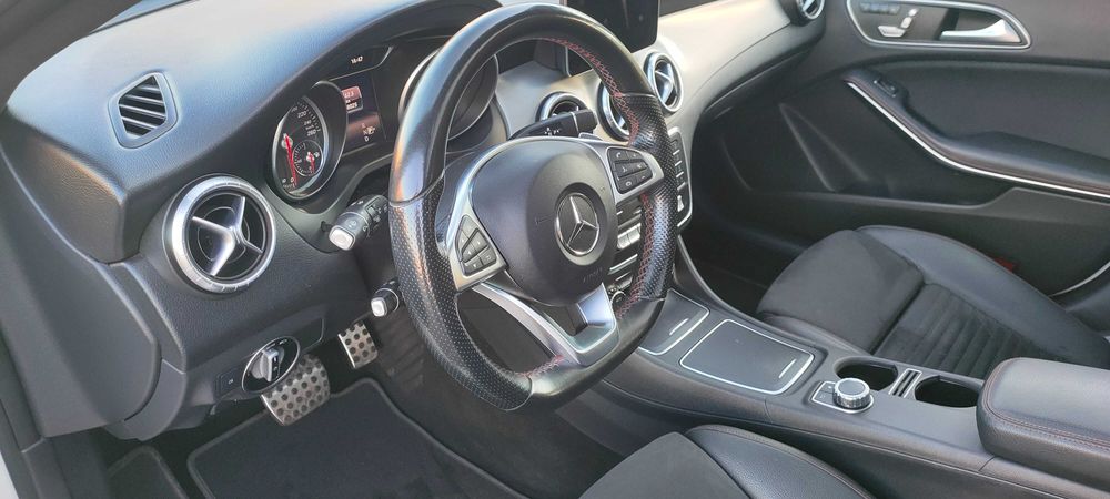Mercedes CLA 180d Pack AMG / Pack Night / Excelente Estado