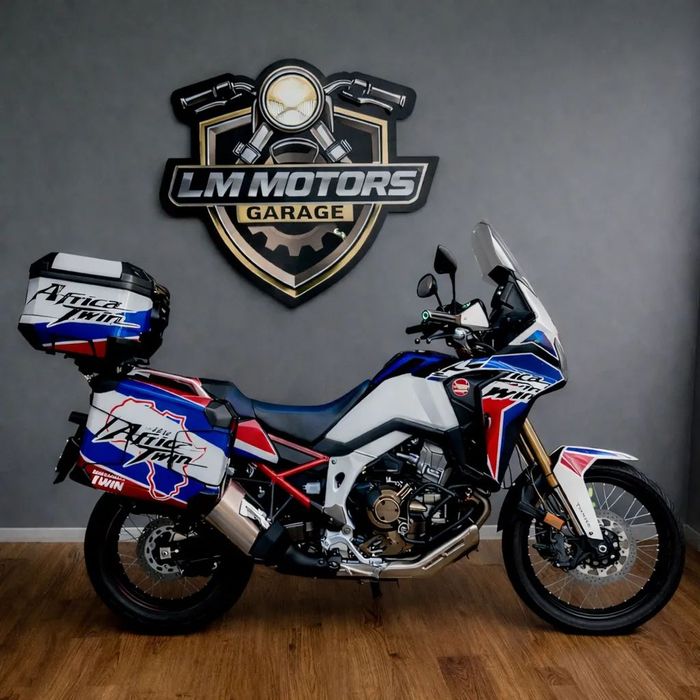 Honda Africa Twin Tricolor