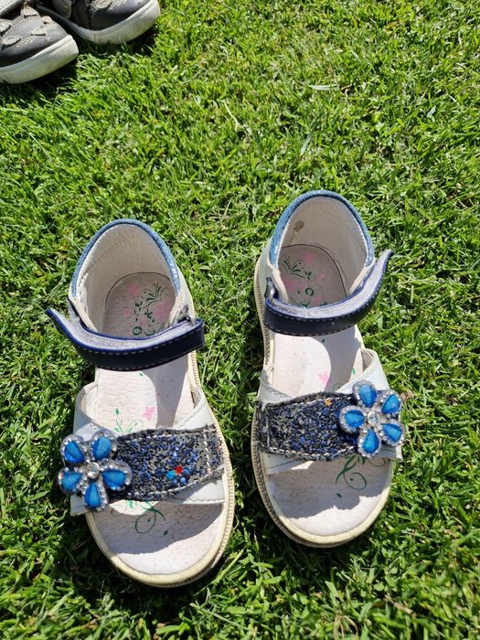 Босоніжки для дівчинки