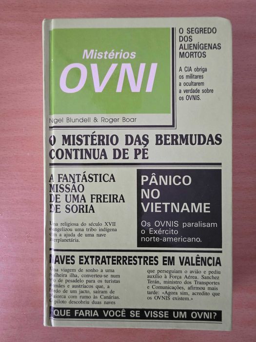 Livro "Mistérios dos OVNIS" de Nigel Blundell e Roger Boar