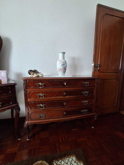 Mobilia Quarto: Estilo Madeira trabalhada em Espinha