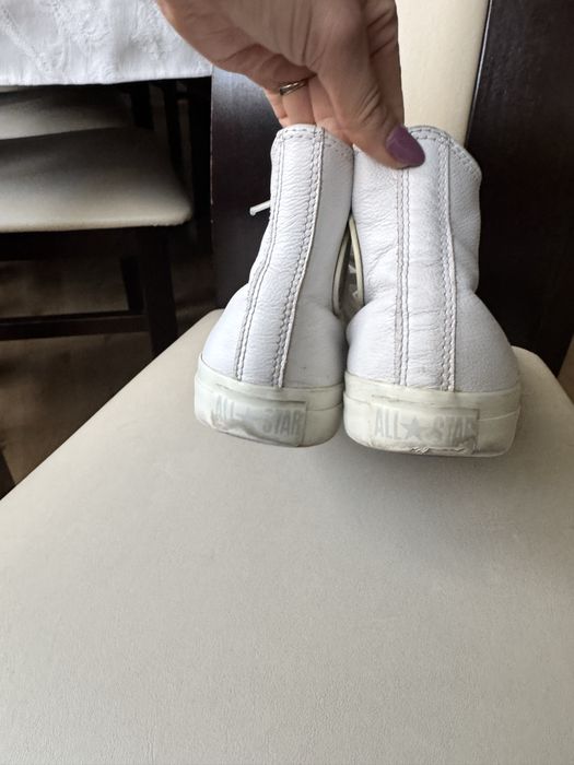 Białe skórzane trampki converse 39