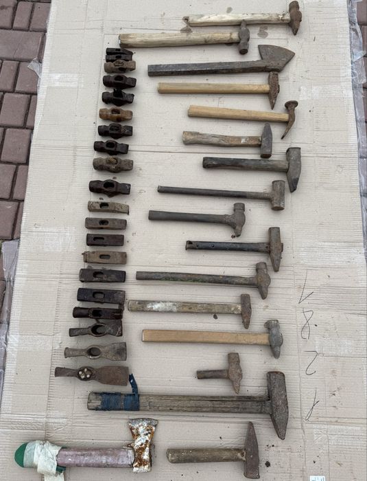 Молот, топор, колун, молоток, наковальня, зубило, ключ гайковий
