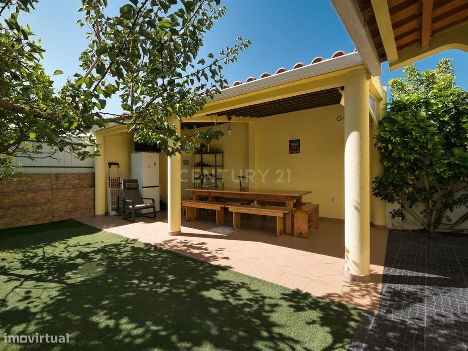 Moradia Térrea T3  com Piscina- Furo água  - Aroeira